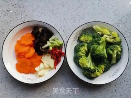 Make Fried broccoli step 1