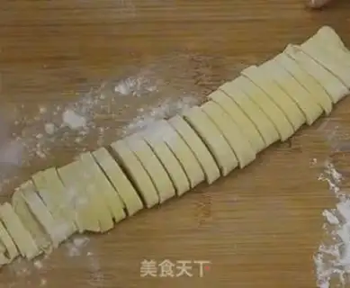 Make Handmade tomato egg noodles step 6