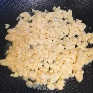 Make Tomato eggs, fried cake step 1