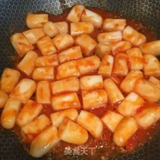 Make Tomato eggs, fried cake step 4