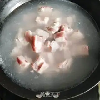 Make Pork bouquet soup step 1