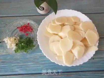 Make Spicy mouth. Potato chips step 1