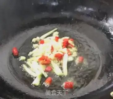 Make Four seasons of bean fried eggs step 5