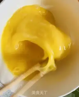Make Pyramid meat and fresh eggs step 1