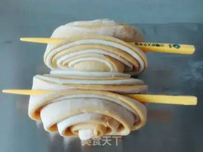 Make Pumpkin double-coloured coconut roll step 5