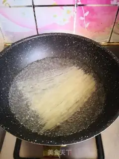 Make Sour spicy rice powder step 0