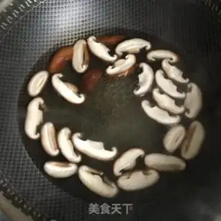Make Ham mushrooms and noodles step 3