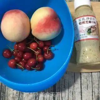 Make Twin peach salad step 0