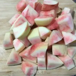 Make Twin peach salad step 1