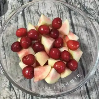 Make Twin peach salad step 2