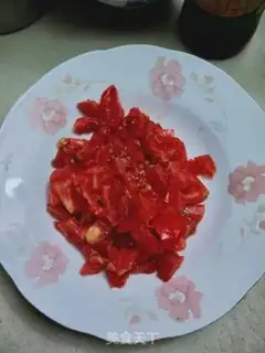 Make Cheese and tomatoes for noodles step 1
