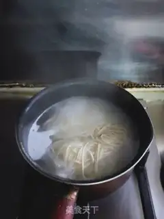 Make Cheese and tomatoes for noodles step 5