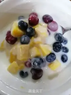 Make Yogurt and fruit step 4