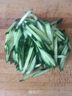 Make cucumber with eggs step 1