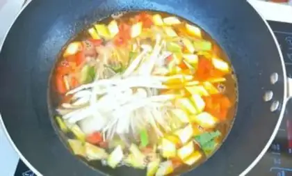 Make Old pastry and vegetable soup step 1