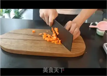Make Pineapple rice step 1