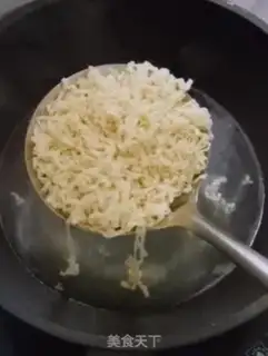 Make Salted yolk noodles step 1