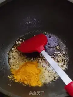 Make Salted yolk noodles step 4