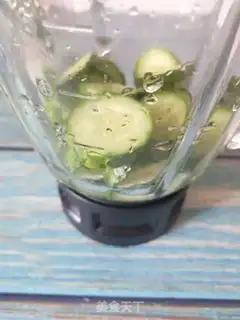 Make cucumber honey juice step 2