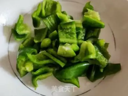 Make Potato pepper shrimp step 1