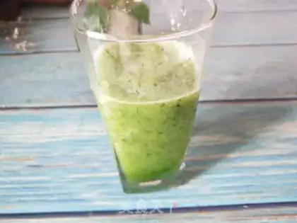 Make cucumber honey juice step 4