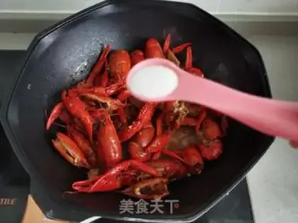 Make Spicy red burning lobster step 6