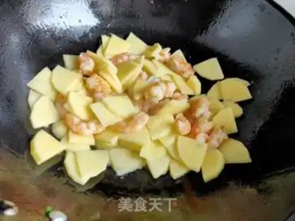 Make Potato pepper shrimp step 9