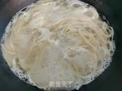 Make Tomato sauce pasta step 2