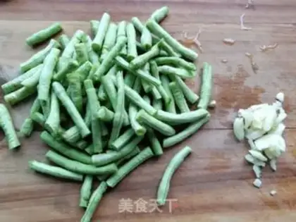 Make Garlic bean horn step 1