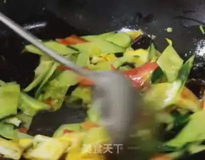 Make cucumber fried eggs step 6