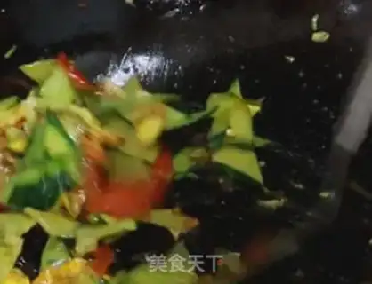 Make cucumber fried eggs step 7