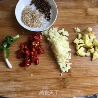 Make Spicy lobster step 0
