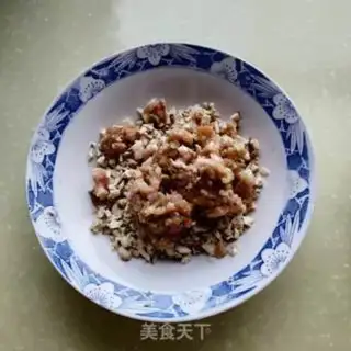 Make Steam mushroom meatballs step 1