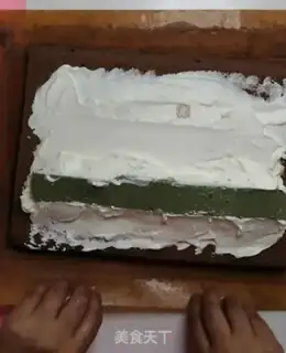 Make A mint frozen cocoa roll step 12