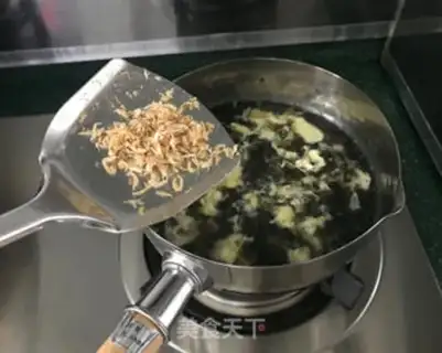 Make Cream shrimp egg soup step 6
