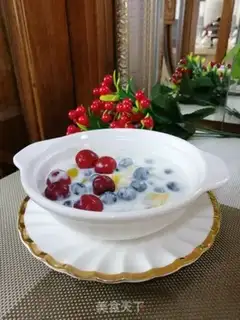 Make Blueberry mango yogurt bowl step 3