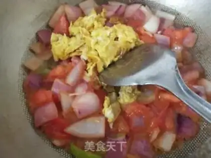 Make Tomato fried onions step 4