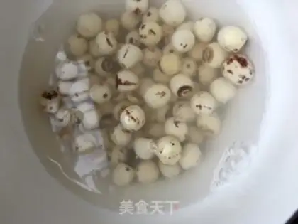 Make Lianko-san chicken soup step 1