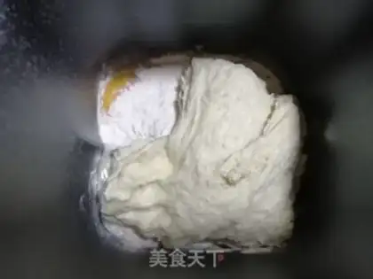 Make Chinese cucumber bread step 2