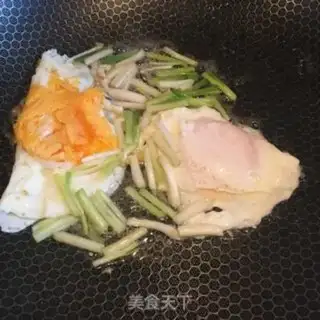 Make Onions, egg noodles step 1