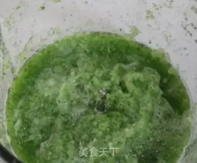 Make cucumber pasta soup step 1