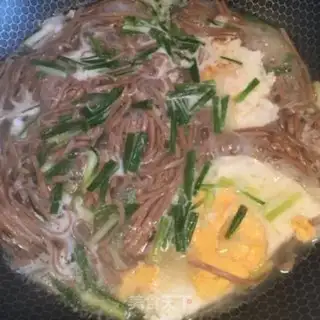Make Onions, egg noodles step 3