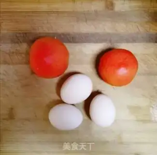 Make Tomato fried eggs step 0