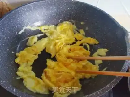 Make Onion fried eggs step 4