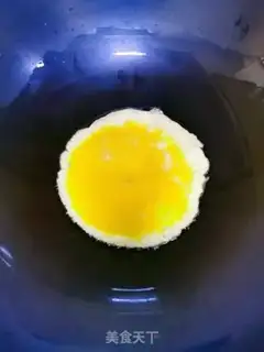 Make Tomato fried eggs step 5