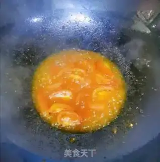 Make Tomato fried eggs step 9