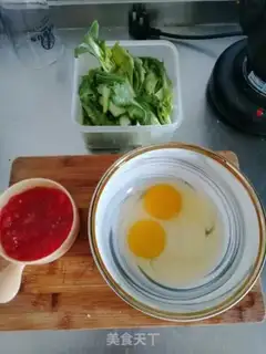 Make Tomato egg oil noodles step 1