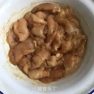 Make Chicken chest fried onions step 1
