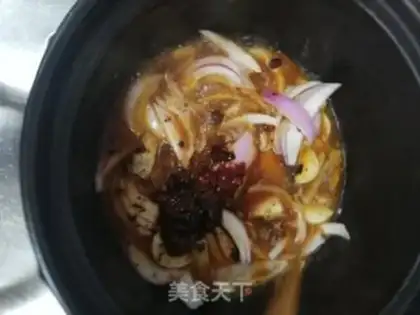 Make Spicy fish in a sandpot step 4