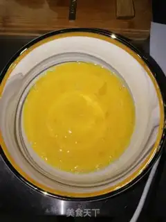Make Tomato eggs hanging step 1
